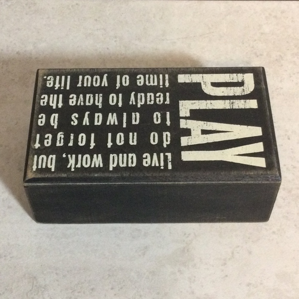 Play and Live Life wooden wall art sign - Picture 4 of 9